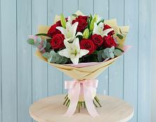 Букет цветов из:  Лилии и Розы в Атиге