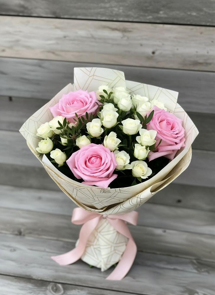 Букет цветов из: Розы в Атиге