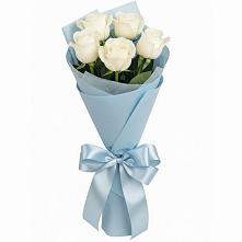 Букет 5 Белых роз Проуд в Атиге