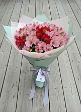 Букет цветов из:  Альстромерии в Атиге
