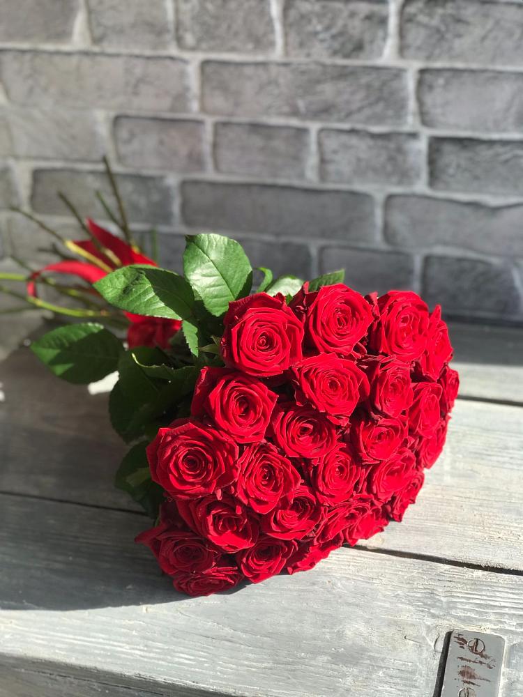 Букет Красные розы Фридом в Атиге