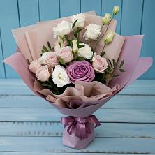 Букет цветов из:  Розы и Лизиантусы в Атиге