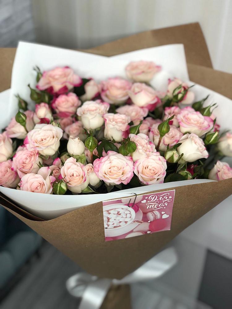 Букет цветов из: Розы в Атиге