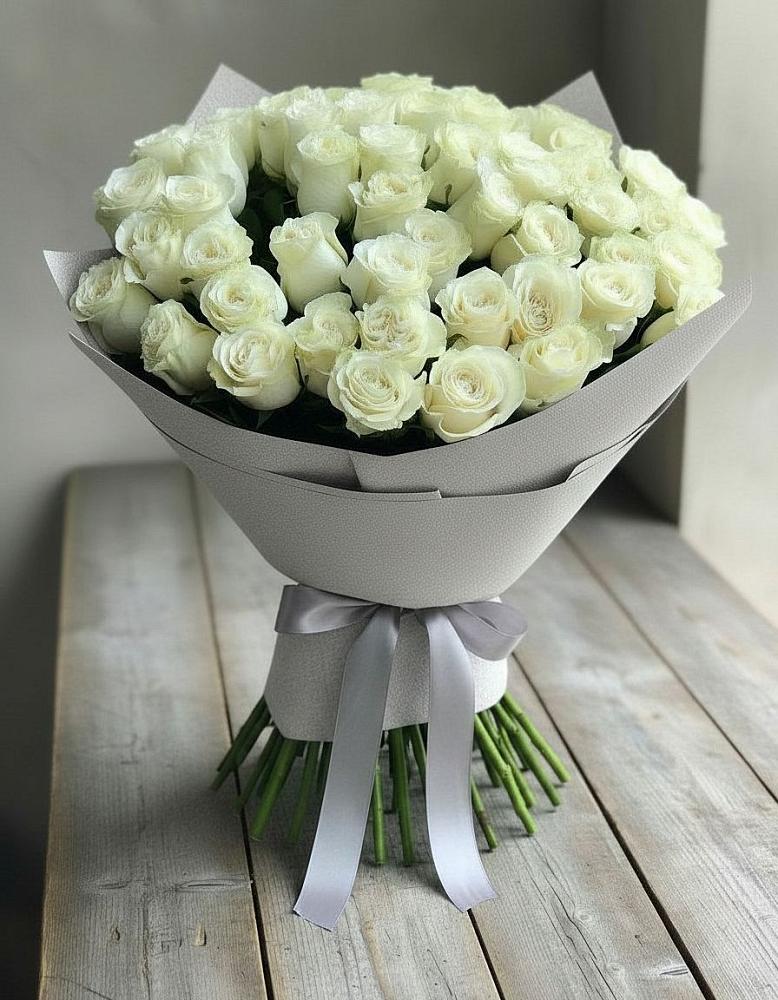 Букет 35 Белых роз в Атиге