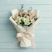 Букет цветов из:  Альстромерии в Атиге