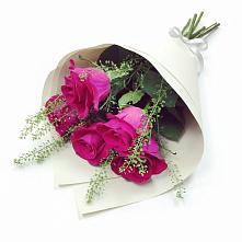 Букет цветов из:  Розы в Атиге