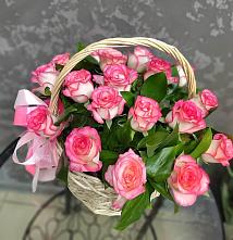 Цветочная композиция из Розы в корзине в Атиге