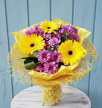 Букет цветов из:  Хризантемы и Герберы в Атиге