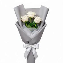 Букет 3 белые розы в Атиге