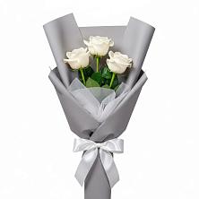 Букет 3 белые розы в Атиге