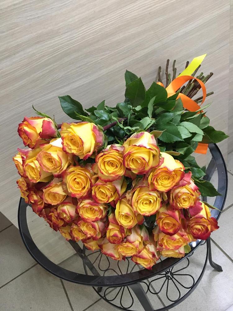 Букет Желтые розы в Атиге