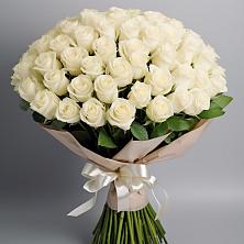 Букет 101 беля роза Белоснежка в Атиге