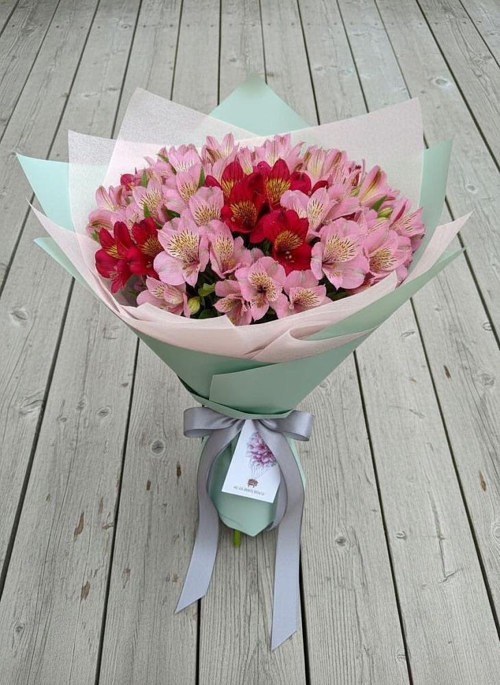 Букет цветов из: Альстромерии в Атиге