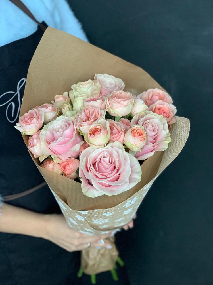 Букет цветов из: Хризантемы и Розы в Атиге