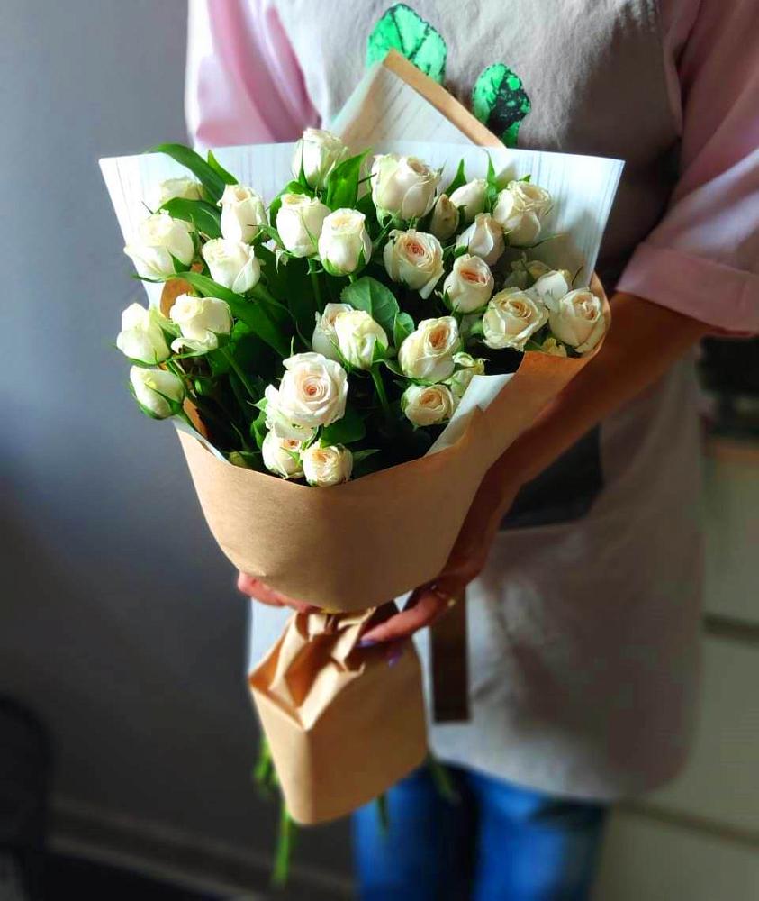 Букет цветов из: Розы в Атиге