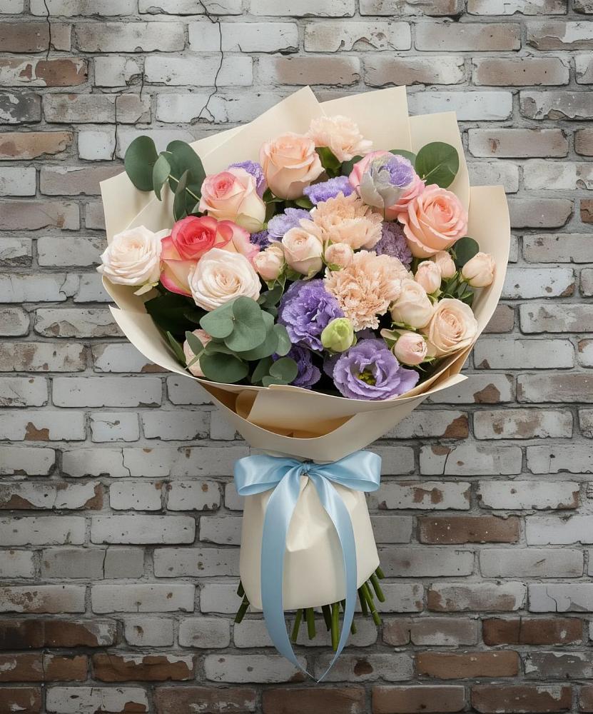 Букет цветов из: Розы, Лизиантусы и Гвоздики в Атиге