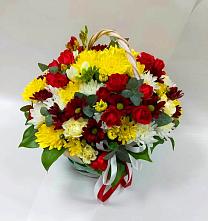 Цветочная композиция из Хризантемы и Розы в корзине в Атиге