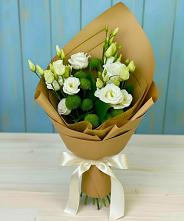 Букет цветов из:  Хризантемы и Лизиантусы в Атиге