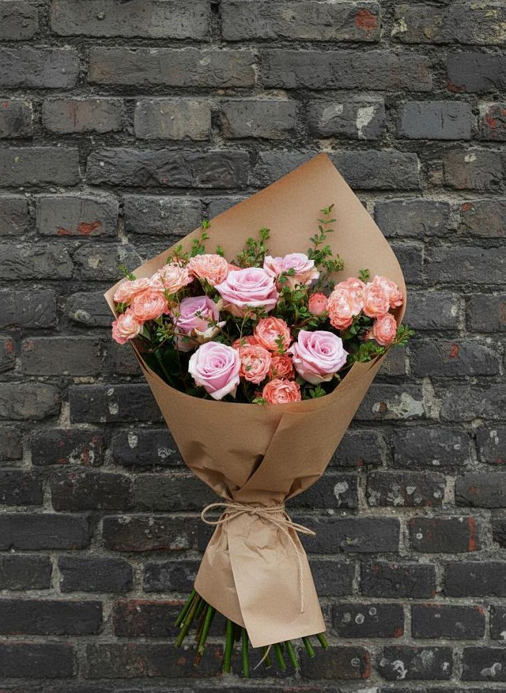 Букет цветов из: Розы в Атиге