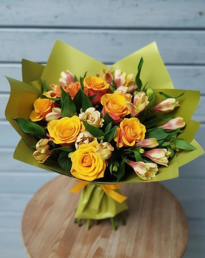 Букет цветов из: Альстромерии и Розы в Атиге