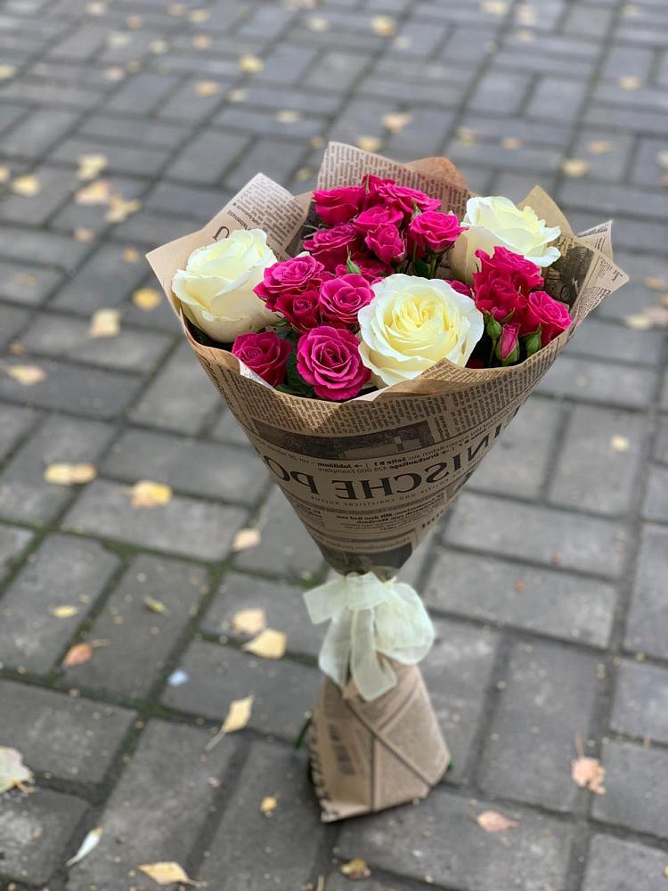 Букет цветов из: Розы в Атиге