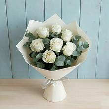Букет Белые розы в Эвкалипте в Атиге