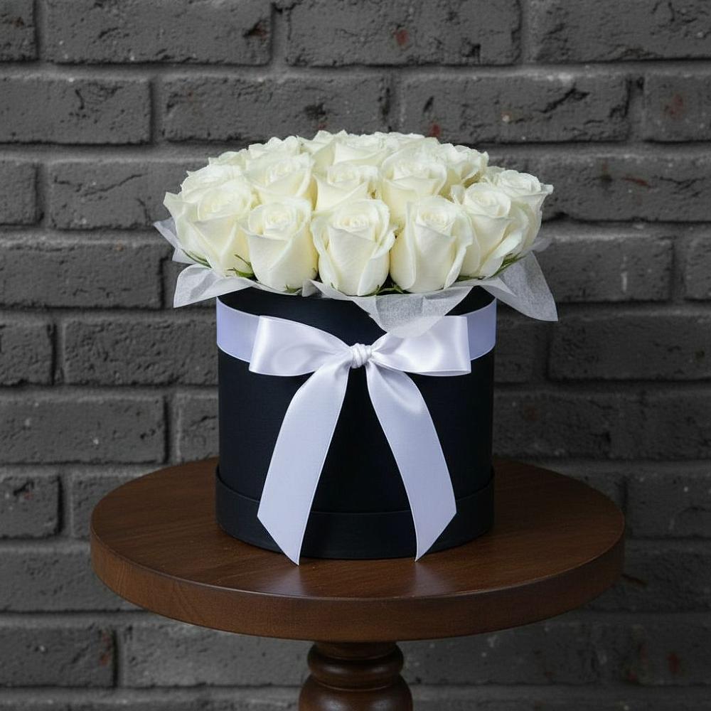 Цветочная композиция из Розы в шляпной коробке в Атиге