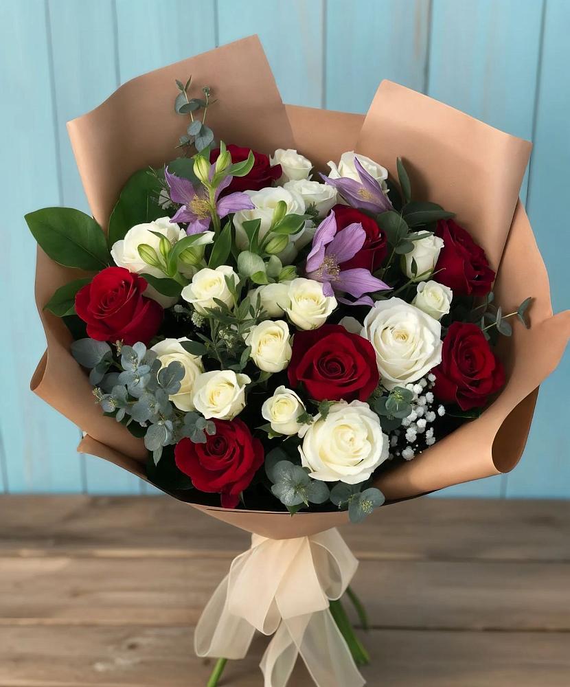 Букет цветов из: Розы и Альстромерии в Атиге