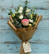 Букет цветов из:  Розы и Лизиантусы в Атиге
