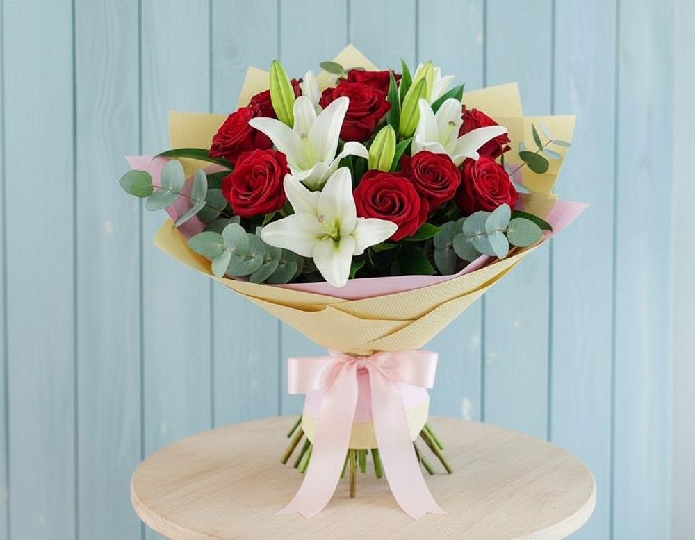Букет цветов из: Лилии и Розы в Атиге